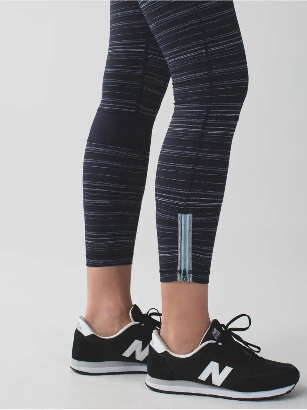 Lululemon RUN THE WORLD Blue Stripes Leggings Size 4 Ankle Zip Butterfly Waist